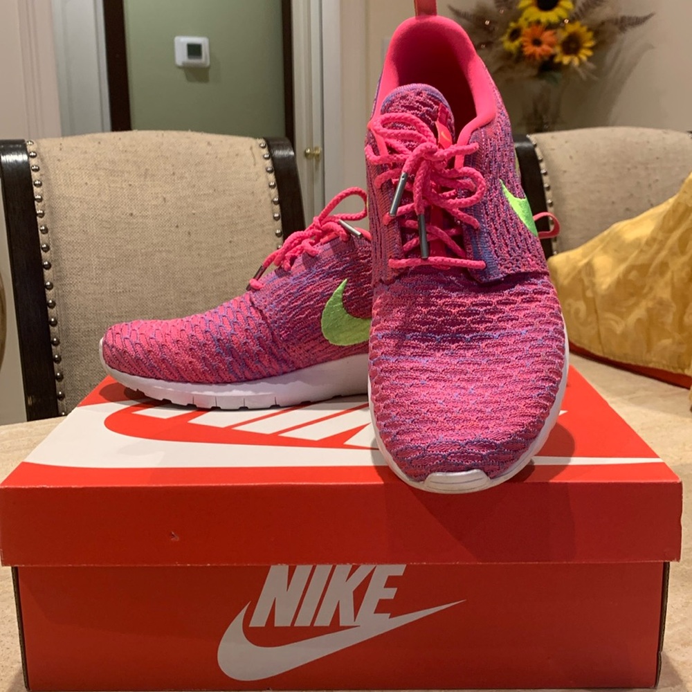 Nike Flyknit Roshe Run Pink Flash Lime ✅ size 10.5